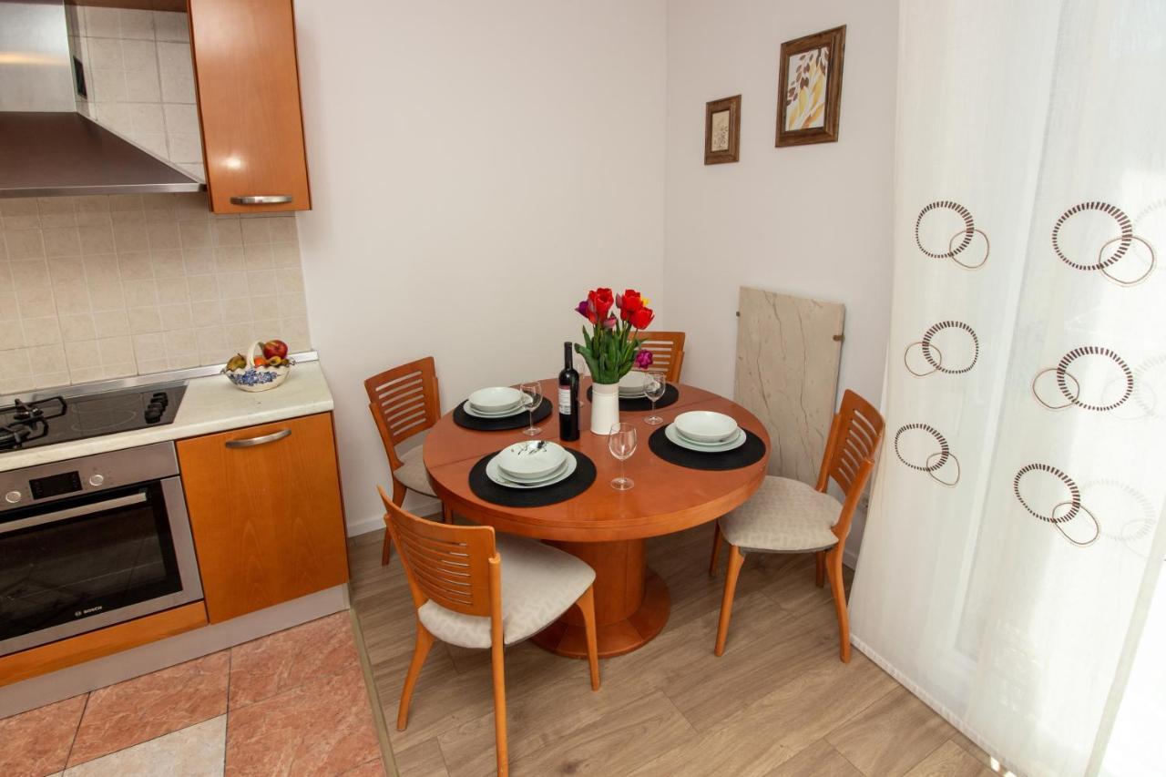 Bura2 , With Private Parking In The Garage Appartement Split Buitenkant foto